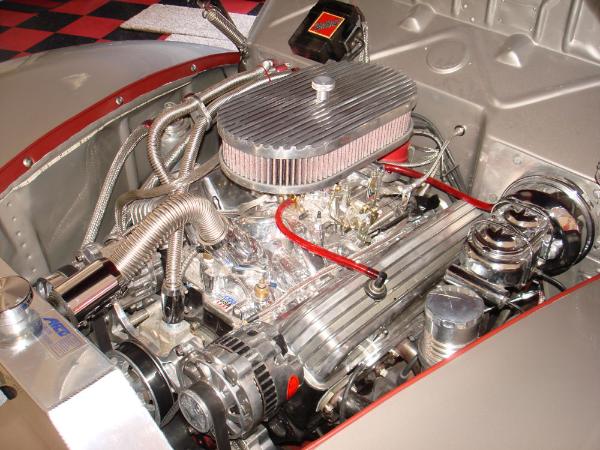 Dressed out 350 V8 Engine